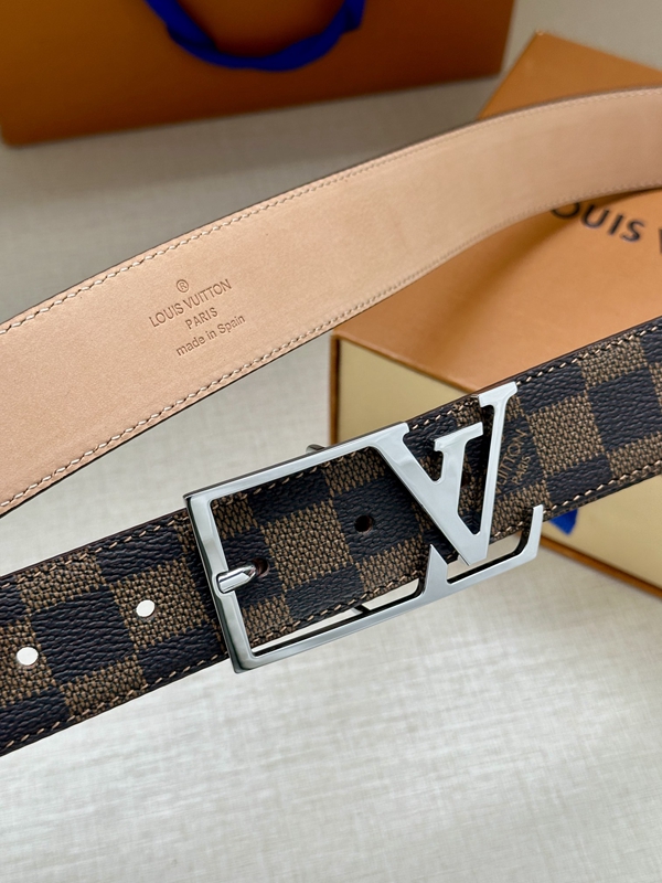 激安ルイヴィトンベルト背面デザイン